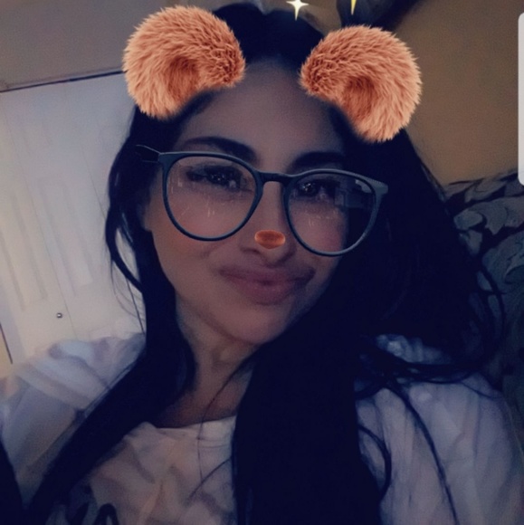 Meet your Posher, Lizette - Picture 3 of 5